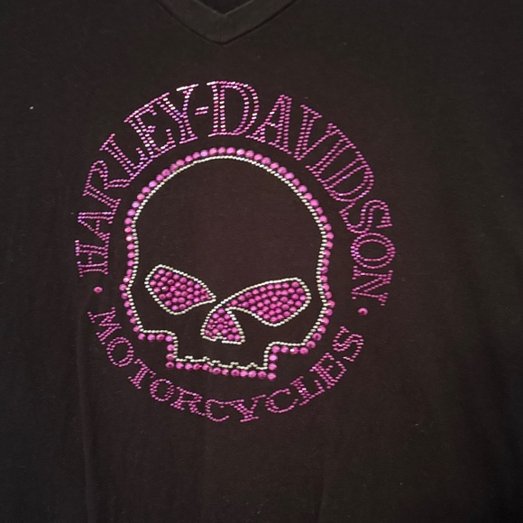 Harley-Davidson Black Tee with Purple Skull Motif - Picture 3 of 3